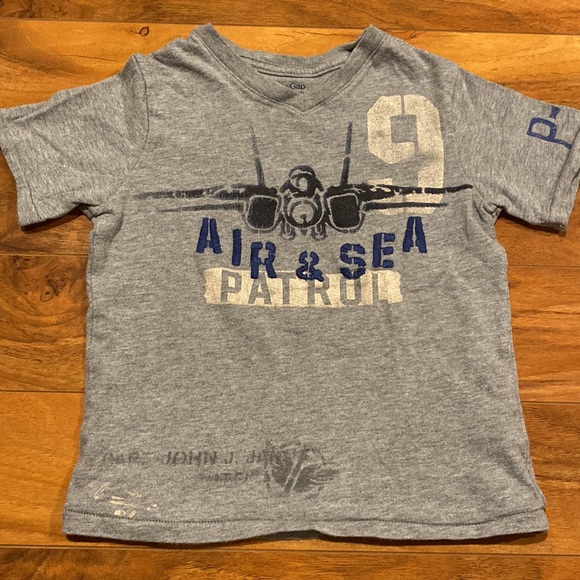 Boy’s Size 4 GAP 100% Cotton T-shirt Bundle of 2: Airplane & Motorcycles-EUC - Picture 8 of 13